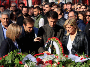 ΠΑΣΟΚ: Αντιπροσωπεία της Κοινοβουλευτικής Ομάδας κατέθεσε στεφάνι στο μνημείο του Πολυτεχνείου