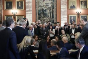 Τα φιλικά «καρφώματα» και ο υπουργός που διατηρεί «κρυφά» καλή σχέση με τον Αντώνη Σαμαρά