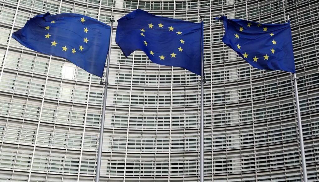 Κομισιόν για ελληνική οικονομία: Στο 2,2% η ανάπτυξη το 2026 – Τι λέει για πληθωρισμό και ανεργία –