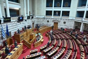 Βουλή: Ενός λεπτού σιγή στη μνήμη των θυμάτων και των αγωνιστών του Πολυτεχνείου