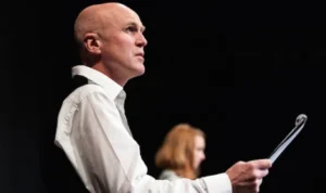 Ο Βρετανός πειραματιστής Tim Crouch έρχεται στην Αθήνα