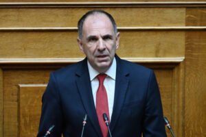 Γεραπετρίτης προς Βελόπουλο: Διαπνέεστε από πολιτικό μηδενισμό