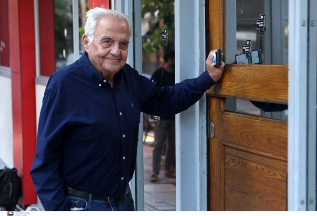 Αλέκος Φλαμπουράρης: Την Πέμπτη στις 14:30 η πολιτική κηδεία του – Η επιθυμία της οικογένειάς του