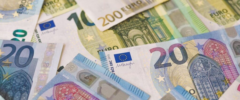 Προϋπολογισμός 2026: Τι θα πληρώνουν μηνιαίως σε φόρους νοικοκυριά και επιχειρήσεις – Ποιος θα είναι ο πιο