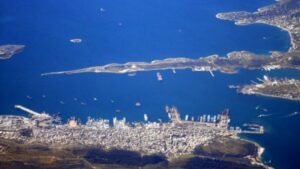 Σαλαμίνα: Νεκρός οδηγός ΙΧ που έπεσε στη θάλασσα