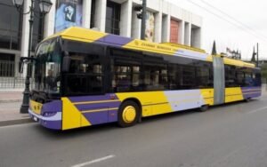 Στο “σαφάρι” ελέγχων για παραβάσεις του ΚΟΚ μπαίνουν 600 λεωφορεία – Η ΤΝ και οι κλήσεις