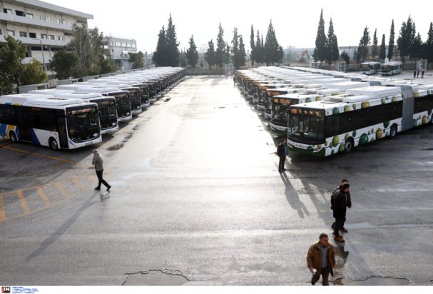 Κάμερες σε 600 λεωφορεία για να καταγράφουν παραβάσεις και να «κόβουν» κλήσεις σε live χρόνο – Πώς θα