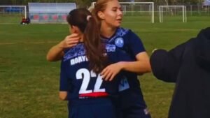 Γράφτηκε ιστορία στη Women’s Football League: Μοναδικό ρεκόρ με το ντεμπούτο της 12χρονης Πολυμέρου (Βίντεο)