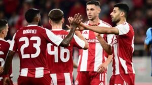 Super League: Προελαύνει ο Ολυμπιακός, τον ακολουθεί ο ΠΑΟΚ – Αποτελέσματα, βαθμολογία, επόμενη αγωνιστική (Βίντεο)