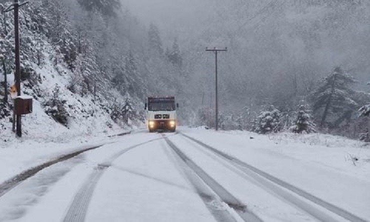Υποχρεωτικός ο εφοδιασμός με αλυσίδες για όσα οχήματα κινούνται στο οδικό δίκτυο της Π.Ε. Πέλλας