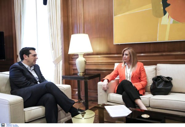 Βιβλίο Τσίπρα: Η αναφορά στον διάλογο με την Φώφη Γεννηματά το 2015 και η διάψευση του Μανώλη Όθωνα – «Καμία
