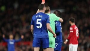 Μάντσεστερ Γιουνάιτεντ – Έβερτον: Χαστούκισε συμπαίκτη του ο Γκουέι και “έφαγε” κόκκινη (Εικόνες & Βίντεο)