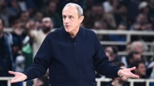 Αρμάνι Μιλάνο: Παραιτήθηκε ο Μεσίνα, το… τιμόνι ανέλαβε ο Ποέτα