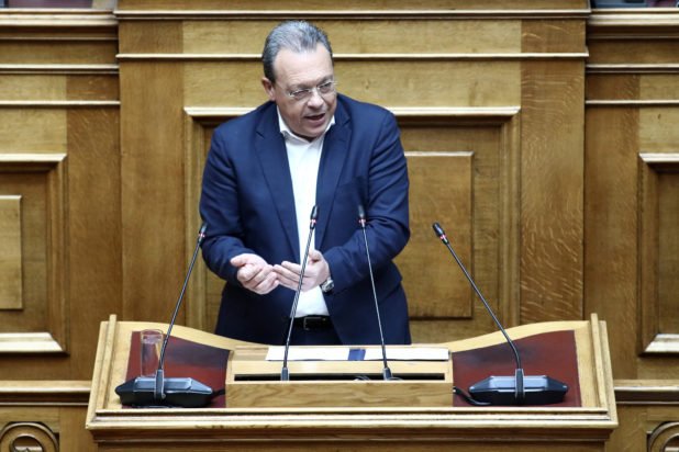 Φάμελλος: Χαμηλοί μισθοί και υψηλές τιμές στην αγορά είναι η πραγματικότητα του κ. Μητσοτάκη – Αυτοί που αριστεύουν είναι μόνο οι «γαλάζιες ακρίδες»