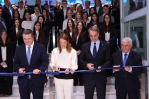 Μητσοτάκης και Μέτσολα στα εγκαίνια του Europa Experience: Είμαστε ισχυρότεροι όταν είμαστε ενωμένοι