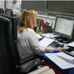 «Δημόσιοι Υπάλληλοι σε Αντίκτυπο: Αναμένουν την Απόφαση του ΣτΕ για τους 13ο και 14ο Μισθό»