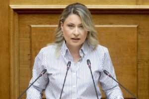 Χριστίνα Αλεξοπούλου: Δέχθηκε φραστική επίθεση στην πλατεία Γεωργίου στην Πάτρα – «Ο φασισμός δεν θα περάσει»