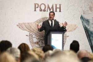 Άδωνις Γεωργιάδης: Παρουσίασε το βιβλίο του «Ρώμη: Από την Άνοδο στην Πτώση» – Υπουργοί και βουλευτές έδωσαν