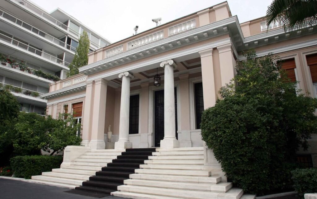 Σε τροχιά μεταρρυθμίσεων η κυβέρνηση – Οι φοροελαφρύνσεις, οι συλλογικές συμβάσεις και οι αλλαγές στο