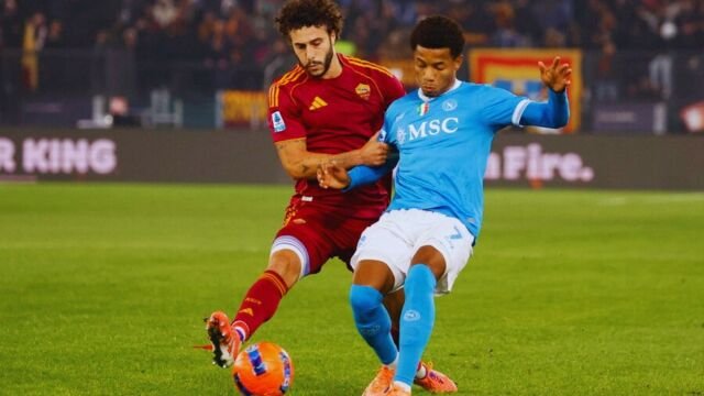 Eυρωπαϊκά πρωταθλήματα: Η Νάπολι “πάτησε” τη Ρόμα στο Ολίμπικο και “έπιασε” τη Μίλαν στην κορυφή, νέα ήττα για τη Σεβίλλη του Αλμέιδα! Βίντεο)