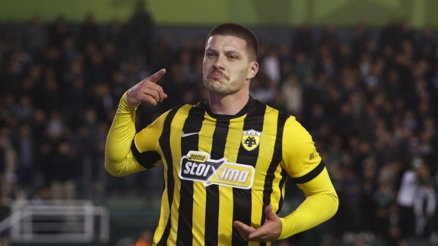 Παναθηναϊκός – ΑΕΚ 2-3, Super League: Ο αγριεμένος Γιόβιτς έκανε… 16 τα “πέτρινα” χρόνια της Λεωφόρου (Βίντεο)