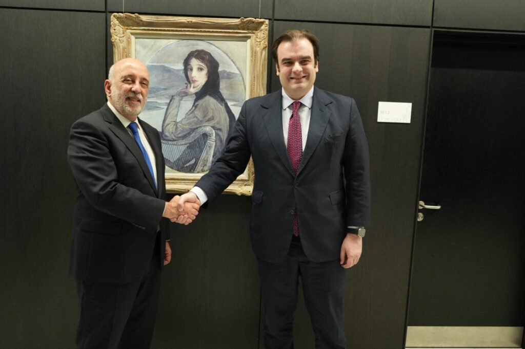 Κυριάκος Πιερρακάκης: Συναντήθηκε με τον διοικητή της Κεντρικής Τράπεζας της Ιρλανδίας