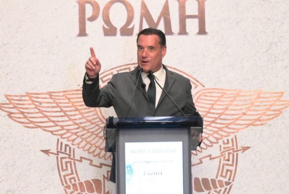 Άδωνις Γεωργιάδης: Μήνυση σε χρήστη του Twitter που τον κατηγόρησε για λογοκλοπή στο νέο του βιβλίο – «Πόσο