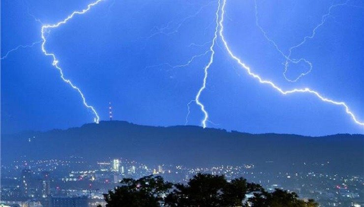 Κακοκαιρία με βροχές και σποραδικές καταιγίδες στο μεγαλύτερο μέρος της χώρας