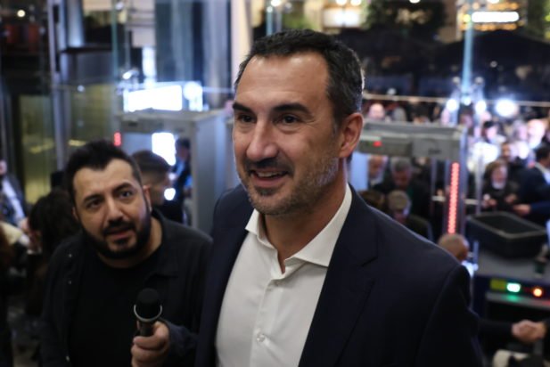 Χαρίτσης: Απαντά γιατί πήγε στην παρουσίαση του βιβλίου του Αλέξη Τσίπρα – «Η εκλογική συντριβή του 2023