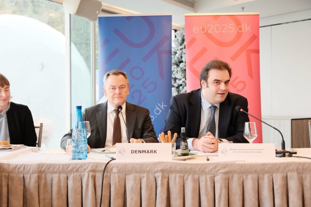 Κυριάκος Πιερρακάκης στους πρέσβεις της ΕΕ: «Τώρα χρειάζεται συλλογική βούληση» για τους στόχους των