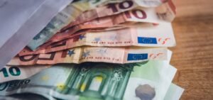 e- ΕΦΚΑ και ΔΥΠΑ: Ποιοι πάνε από σήμερα στα ΑΤΜ – enikonomia.gr