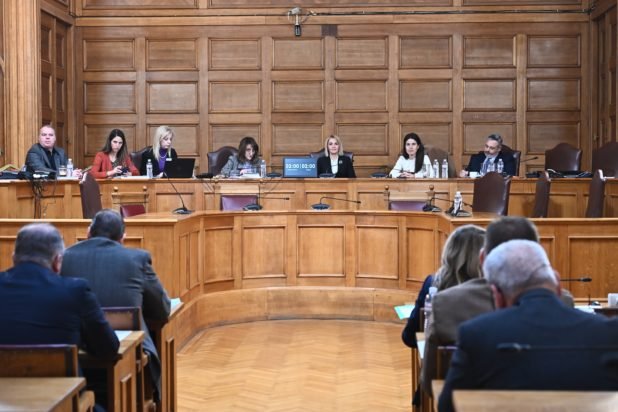 Εξεταστική για ΟΠΕΚΕΠΕ: Σύγκρουση μέχρις εσχάτων