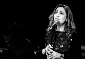 Η Φένια Παπαδόδημα στο Μέγαρο Μουσικής με το νέο της άλμπουμ «Άστρον πεσμένον»