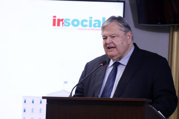 Βενιζέλος: Το πρόβλημα της χώρας δεν είναι συνταγματικό – Είναι η βαθιά κρίση αξιοπιστίας και εμπιστοσύνης