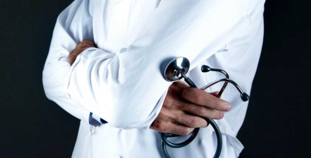 Αυξάνεται κατά 30% η ιατρική αμοιβή – Τι ανακοίνωσε ο Γεωργιάδης – enikonomia.gr