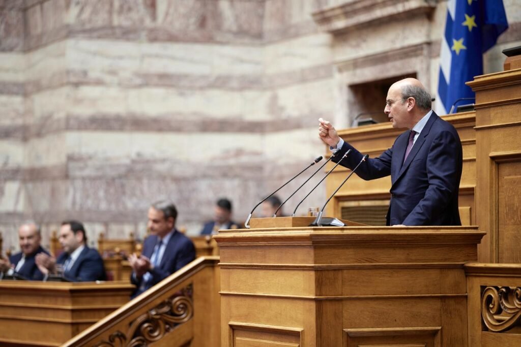 Χατζηδάκης: Ο προϋπολογισμός του 2026 θα συνδυαστεί με σημαντικές μεταρρυθμίσεις – Τι είπε για τις αγροτικές