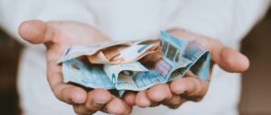 ΟΠΕΚΑ: Ποιο επίδομα αυξάνεται από τον επόμενο μήνα και γιατί – enikonomia.gr