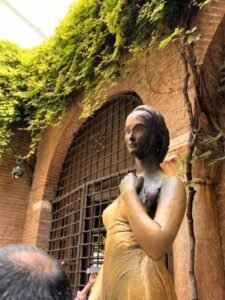 Η Βερόνα βάζει εισιτήριο στο…. σπίτι της… “Ιουλιέτας”