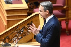 Τα «καρφιά» Μητσοτάκη για Καραμανλή, Σαμαρά και Τσίπρα – Τι είπε για τους «πολιτικούς του καναπέ» και την «Ιθάκη»