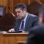 Γιώργος Μυλωνάκης: Κρίσιμες οι επόμενες ώρες μετά την επιτυχή χειρουργική επέμβαση – «Κέρδισε την πρώτη μάχη»