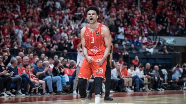 Euroleague: “Γαντζωμένη” στην κορυφή η Χάποελ, “φρέναρε” τη Ρεάλ η Αρμάνι Μιλάνο