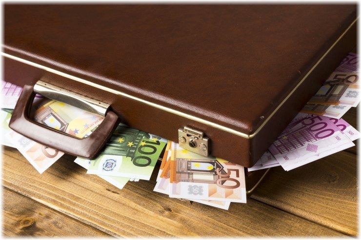 ΟΠΕΚΕΠΕ: Δέσμευση τραπεζικών λογαριασμών επτά κατηγορούμενων και 13 εταιρειών με εντολή Βουρλιώτη