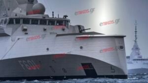 LIVE από Λοριάν: Η ύψωση σημαίας στην πρώτη φρεγάτα FDI Belharra ΚΙΜΩΝ 