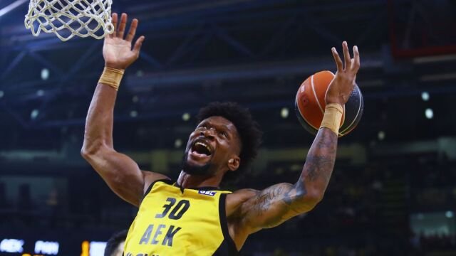 AEK: Τιμωρία μιας αγωνιστικής από την ΔΕΑΒ για άναμμα πυρσού! – “Eξαιτίας ενός προβοκάτορα η γιορτή που ετοιμάζαμε για τα Χριστούγεννα ματαιώνεται”