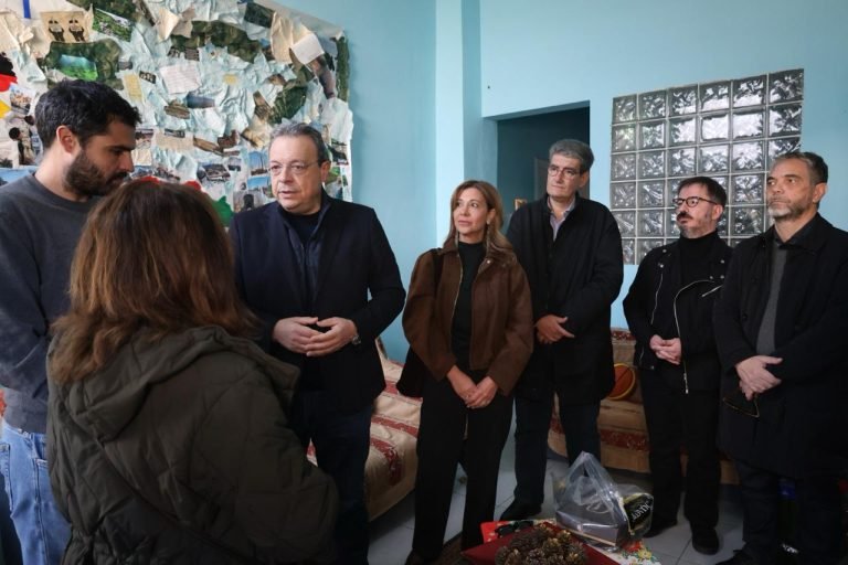 Σωκράτης Φάμελλος: Επισκέφθηκε κοινωνικές δομές στη Θεσσαλονίκη – «Χρειαζόμαστε μια ισχυρή Πολιτεία για να