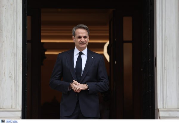 Χριστουγεννιάτικα κάλαντα στο Μέγαρο Μαξίμου – Ποιοι θα τα πουν αύριο στον Κυριάκο Μητσοτάκη