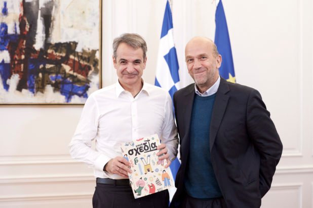 Συνάντηση Μητσοτάκη με τον ιδρυτή του περιοδικού δρόμου «Σχεδία» – Τι συζήτησαν