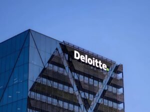Έρευνα της Deloitte αποκαλύπτει πως η οικονομική αβεβαιότητα οδηγεί σε πιο στοχευμένη κατανάλωση –