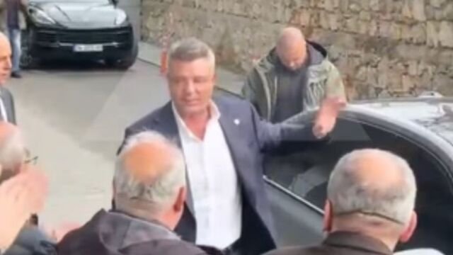 Φενέρμπαχτσε: Ξέσπασε σε δάκρυα ο Σαντετίν Σαράν επιστρέφοντας στα γραφεία μετά την αποφυλάκισή του – Δείτε βίντεο