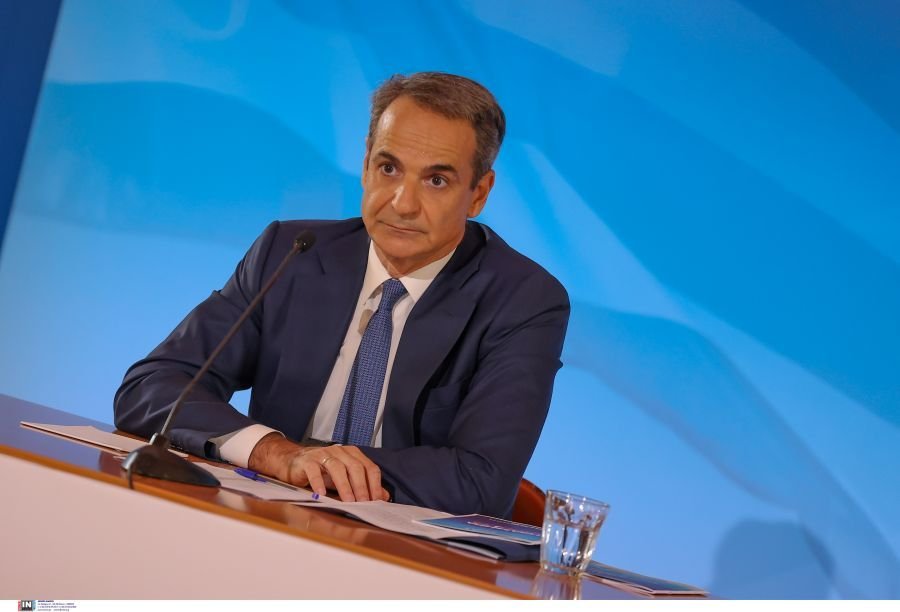 Μητσοτάκης: Αποκάλυψε στο Instagram ποια βιβλία θέλει να διαβάσει στις γιορτές